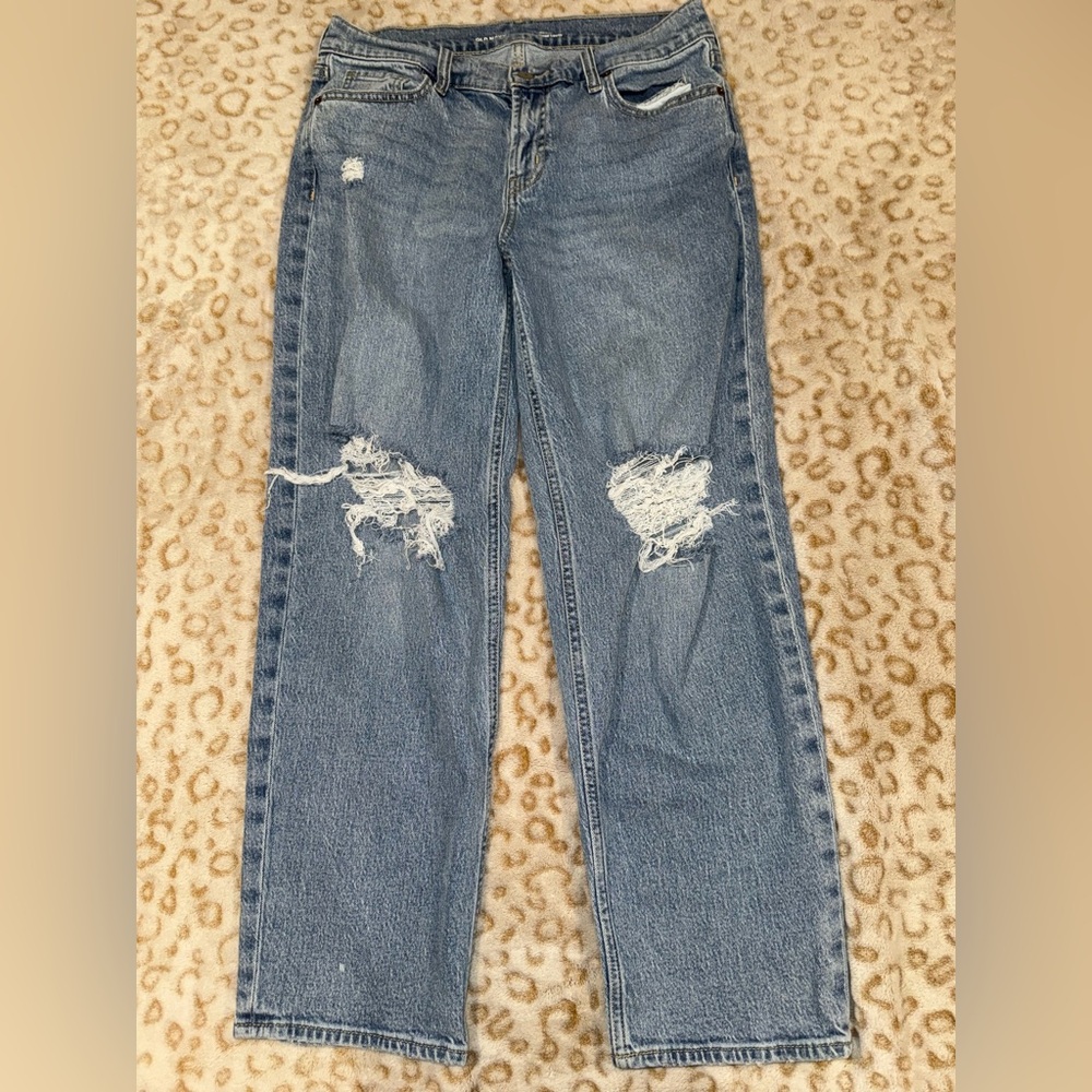 Women’s Size 6 Old Navy Light Blue Distressed Boyfriend Jeans